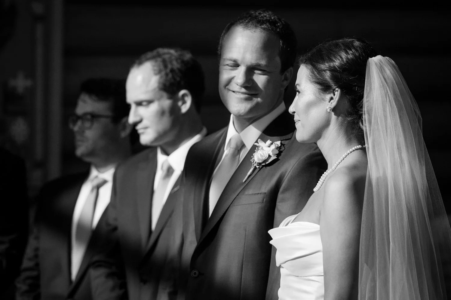 toasts-aisle-dance-kiss-042.jpg