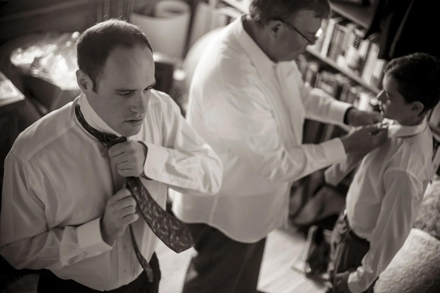 firstlook-portraits-gettingready-firstdance-021.jpg