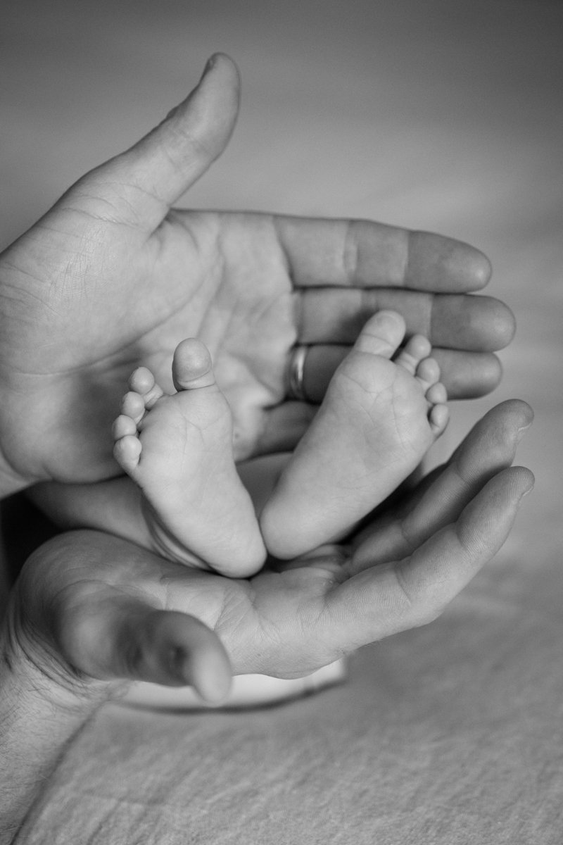 Fred, Hilary and Jake Newborn_043.jpg