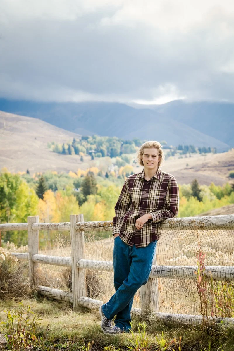 Henry Reagan Senior Portraits_098.jpg