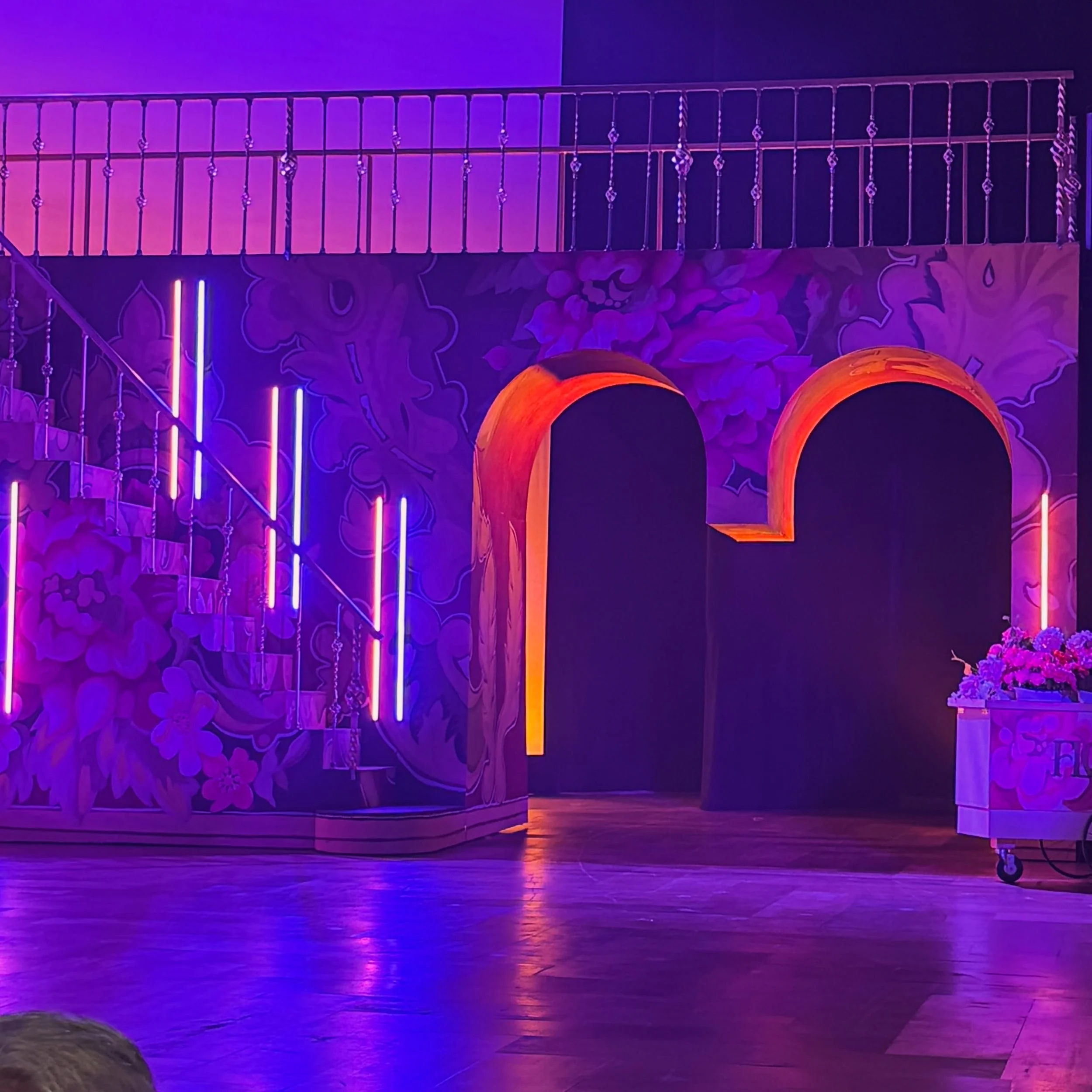 A very latergram from the #audiodescription performance of Romeo &amp; Juliet at @pashakespeare this summer 💍🔪⚰️

Such an incredible production and talented cast! So so grateful to come back again this summer!

Image: Set with the staircase leading