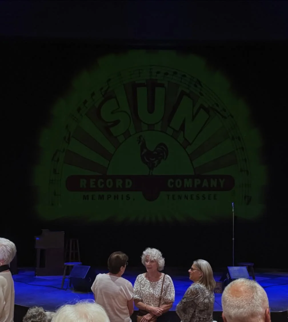 Wow, what a performance of Million Dollar Quartet at @pashakespeare this afternoon and what a fun show to #audiodescribe! So grateful to be able to share it with blind and low vision audience members! 🎙️🎹🎸

Image: Stage of Million Dollar Quartet w