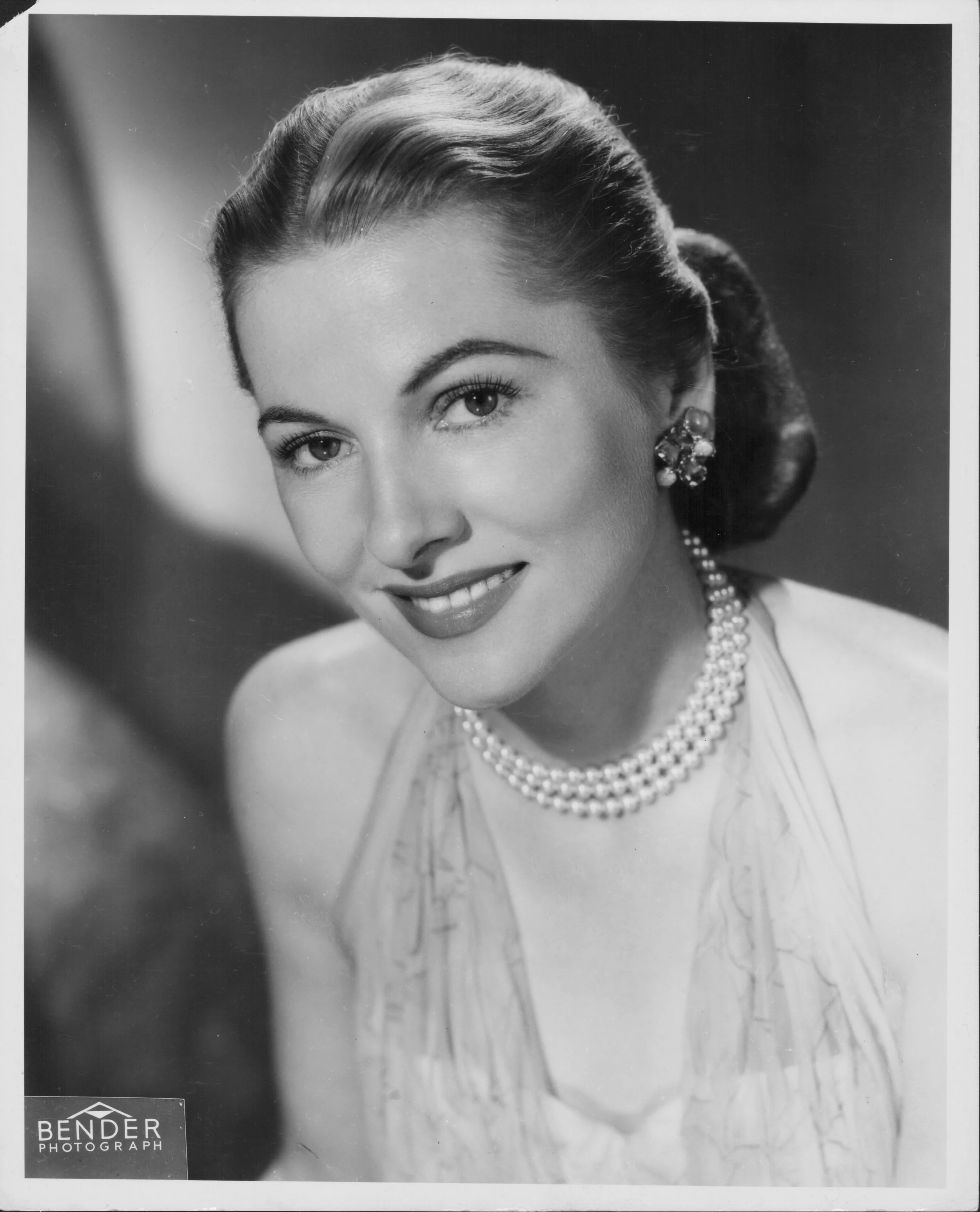 Joan Fontaine 6.jpg