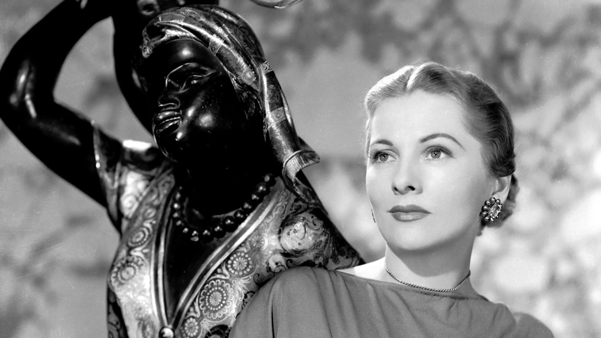 Joan Fontaine 11.jpg