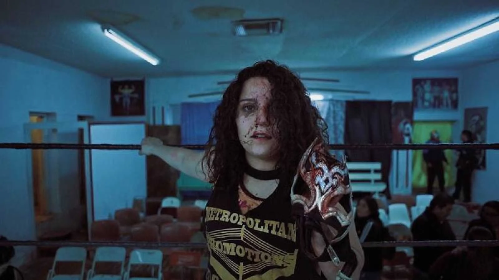 Tierra (c) + Luchadoras