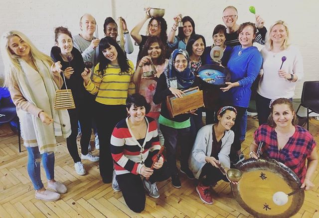 We we connect through sound, we touch each other on a deeply profound and intuitive level, guided solely by our intuition and senses, without the mind interfering. Crazy expansive sound healing weekend with my HHC-tribe.
.
.
.  #soundislife #letsvibr