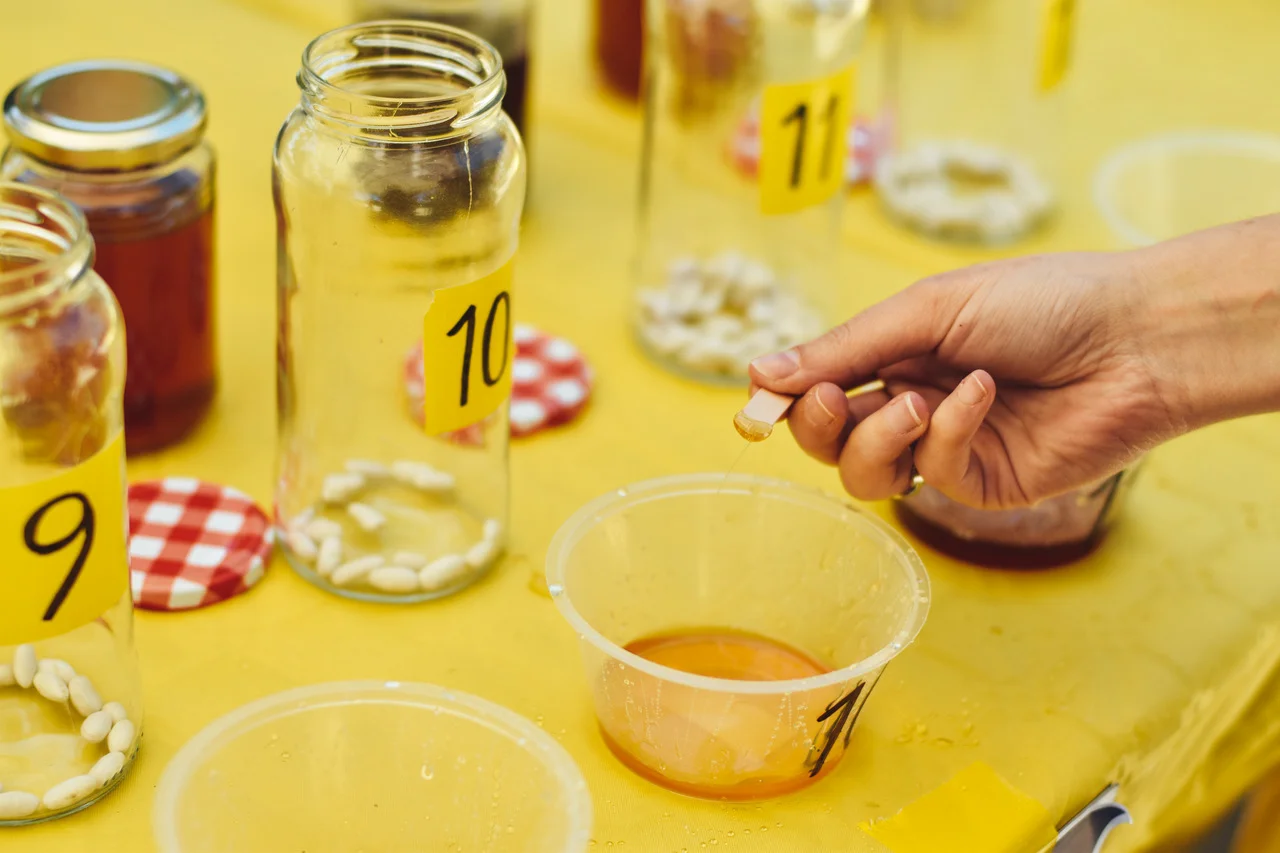 Cata y concurso de mieles catalanas, BCN Honey Fest 2017, photo © Eva Barton