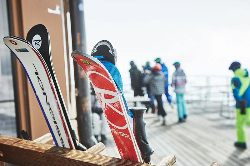 JB_PB_Flims02_skis.jpg