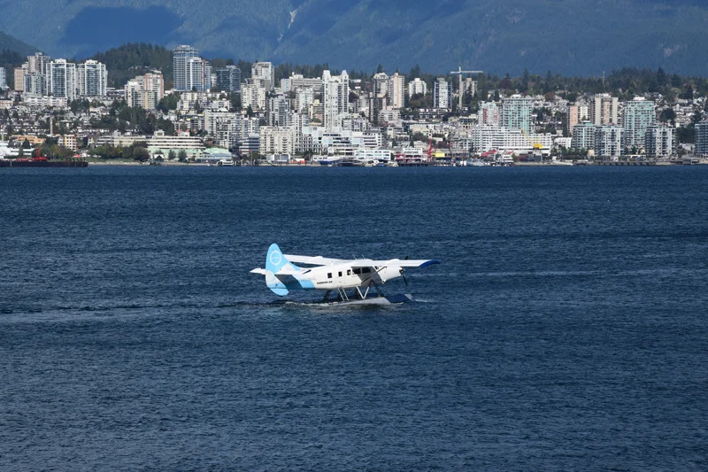 seaplane-3684930.jpg