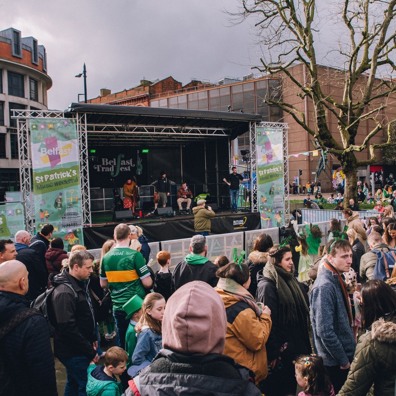 A few shots from St Patrick's Music Weekend Festival Village at Cathedral Quarter; a fantastic afternoon of music, dance, food and interactive family fun 🍀🎶💃🏼🎻

@belfastcitycouncil @ourbelfastmusic @cqbelfast 

#belfaststpats