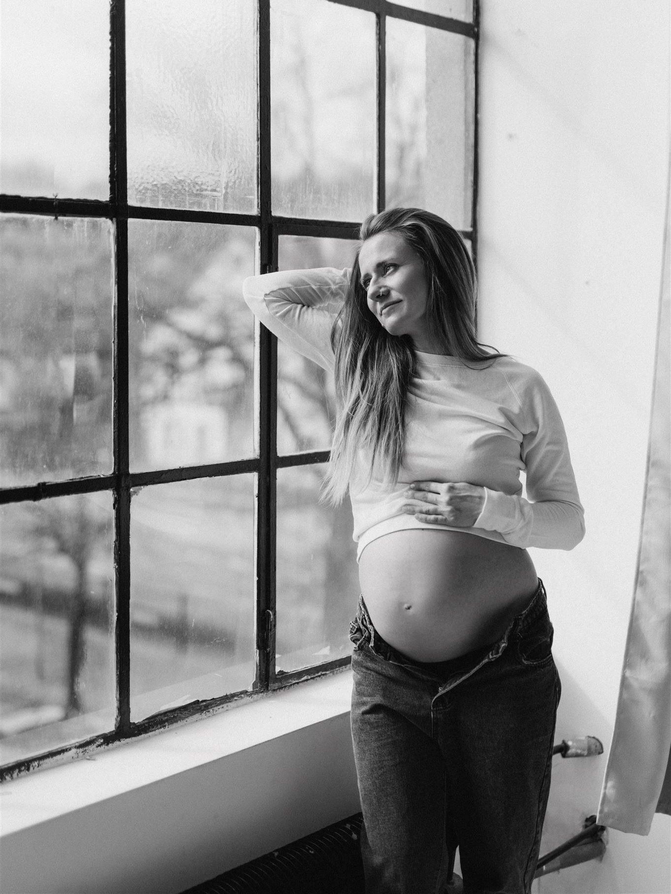 Ten moment pomiędzy &bdquo;już&rdquo; a &bdquo;za chwilę wszystko się zmieni&rdquo;. 🪄

Po prostu Wy i ten wyjątkowy czas 🤍

#sesjaciazowa #sesjaciazowawstudio #fotografiarodzinna #naturalnasesjaciążowa
