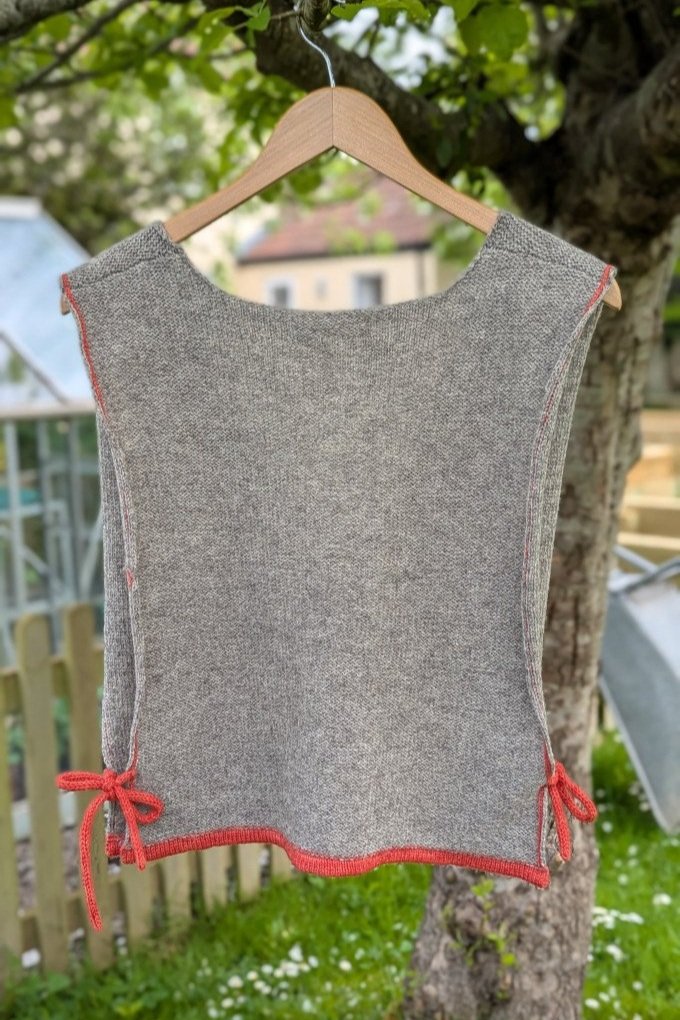 Ria+Burns+Knitwear+Naturally+Dyed+Tie+Vest+Grey+Red+2+web.jpg