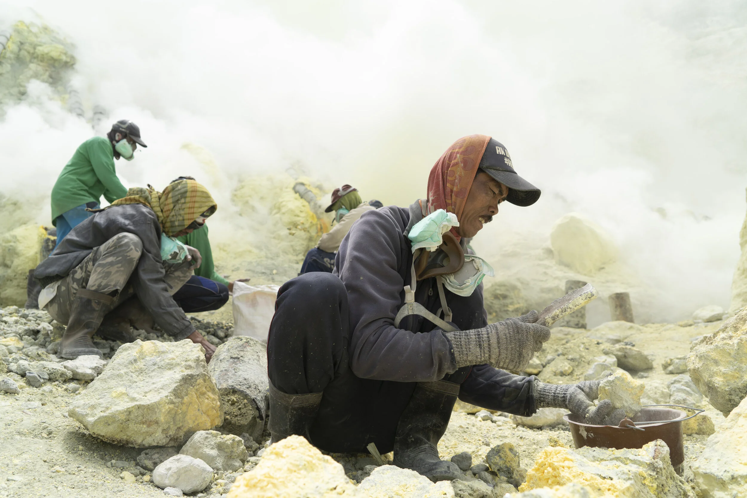 E_Crawford_Indonesia_IjenVolcano_sulphur_11-12-19_20.JPG