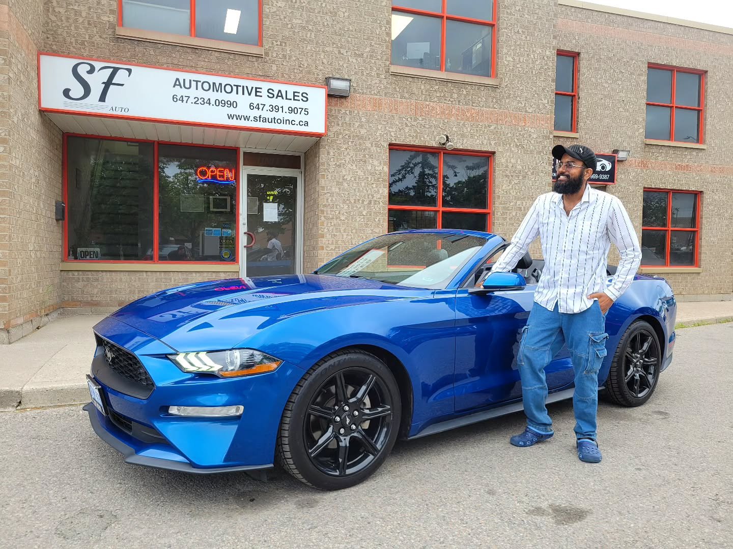 Congratulations to Sam, who was delighted to pick up his new 2018 Ford Mustang convertible 🏁🏁 thank you for trusting in SF Auto and welcome to our Family 🏁💪
.

.

.
.
.
.
.
.
.
.
.
.
#sfauto #justdrive #fordmustang
#Ford #musclecar #mustangdaily 