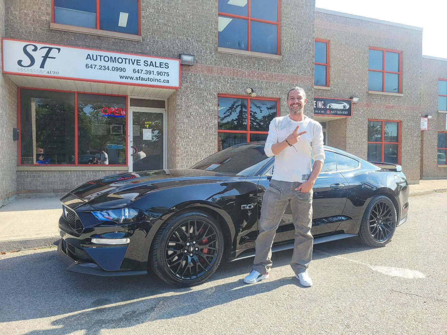 Congratulations to Marco who scored this super clean 2021 Mustang GT Performance Pack 6 speed manual 🏁🏁 Thank you for trusting in SF Auto and welcome to our Family 💪💪
.
.
.
.
.
.
..
.
.
.
.
.
.
.
.
.
.
.
#sfauto #justdrive #Mustang #gt #gtmustang