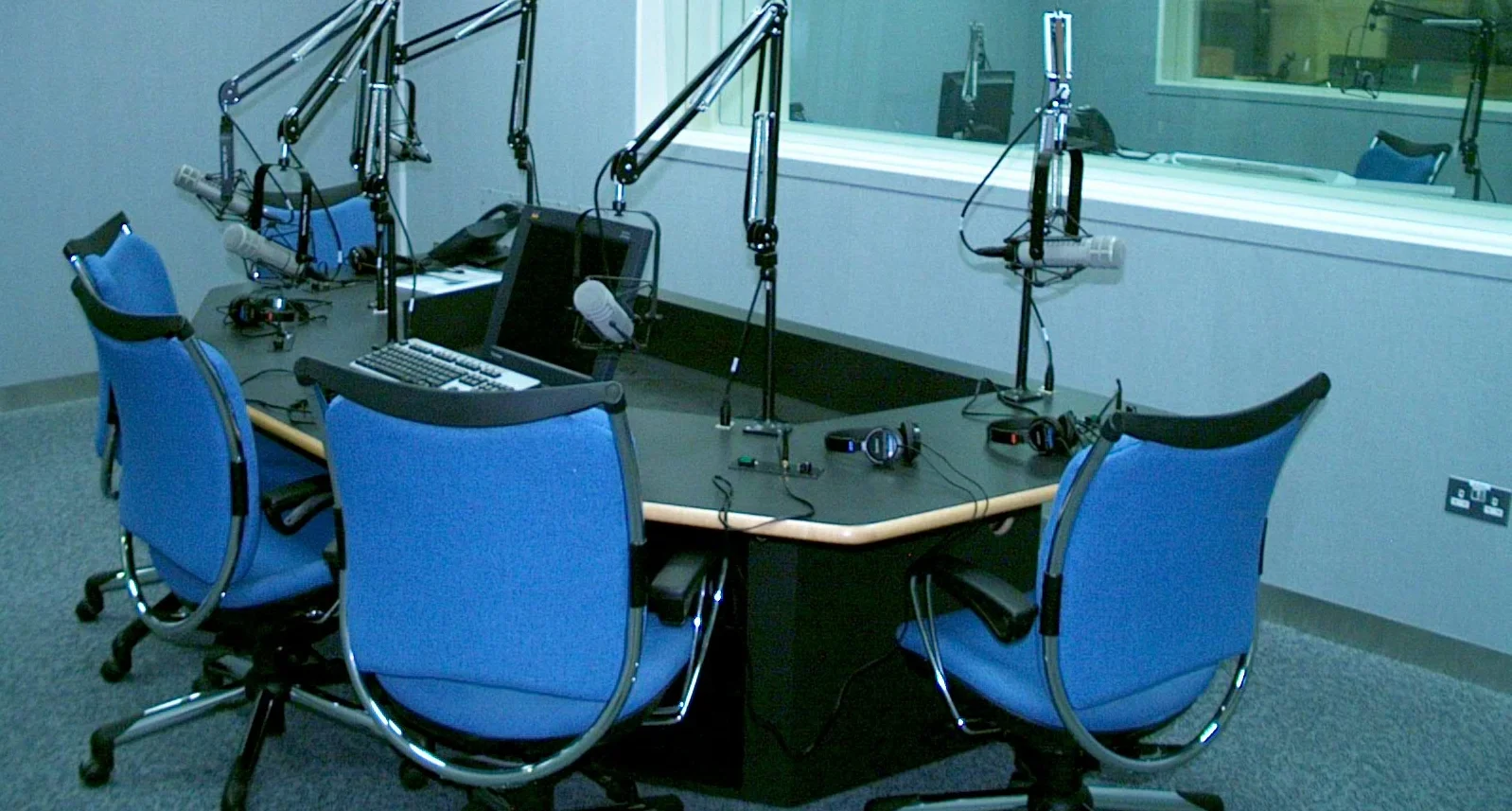 SAWA radio.jpg