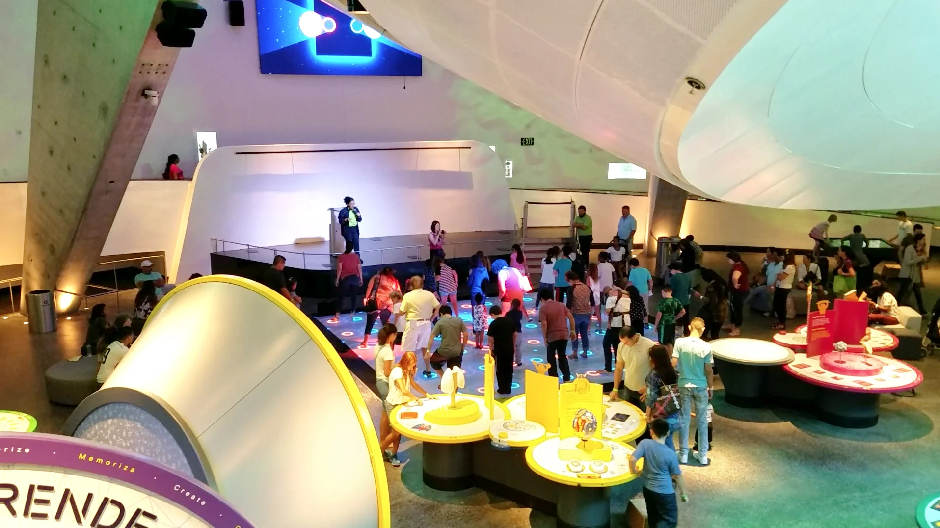 brightlogic-activefloor-frost-museum1.jpg