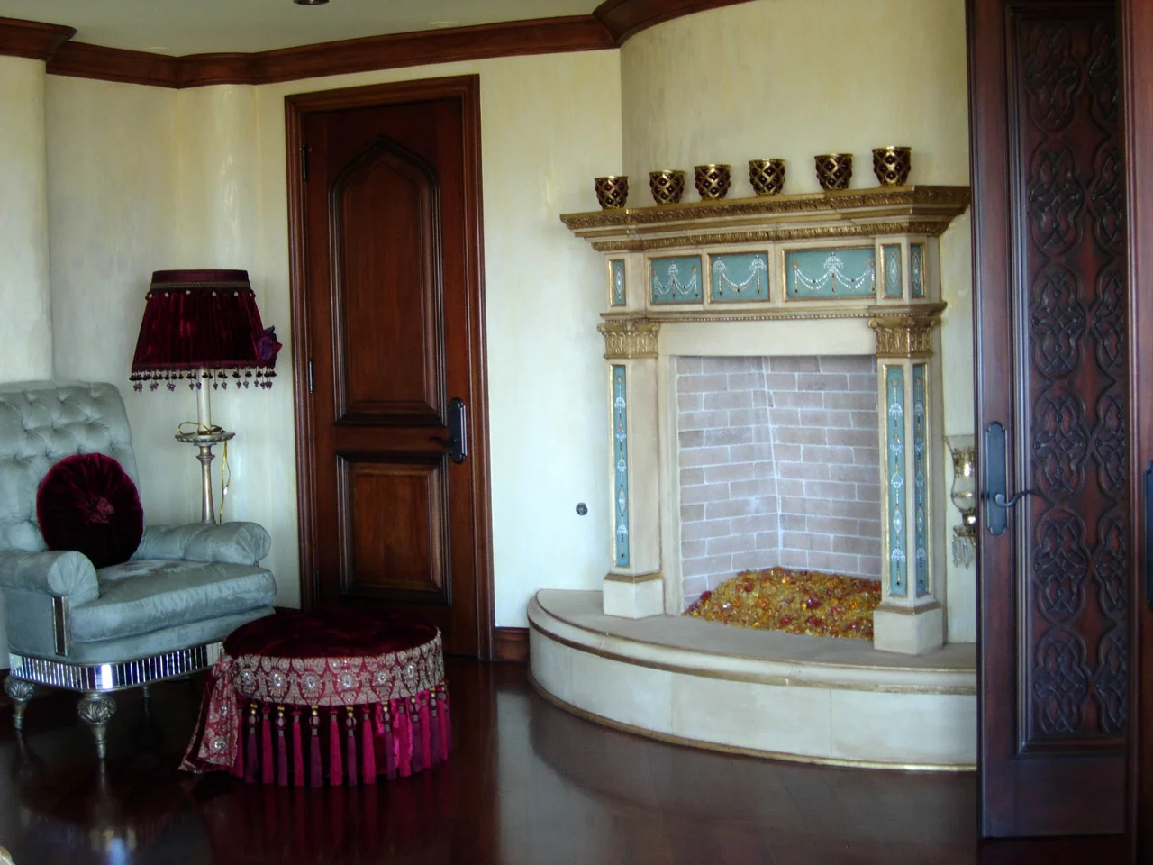 Jewels_Mantel_Full.jpg
