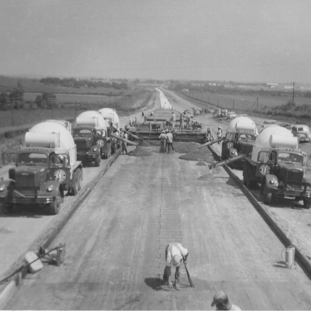 1957-Hwy 75 Paving-3.JPG