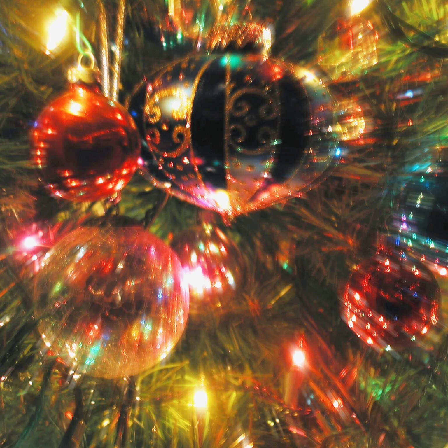 SAFETY DESK: Stay Focused During The Holidays