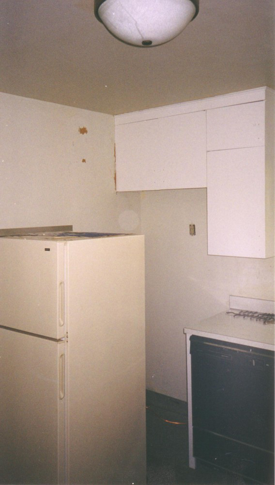Kitchen After 2004 01.jpg