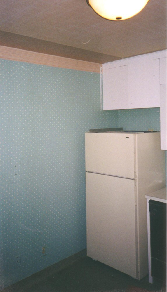 Kitchen Before 2004 01.jpg