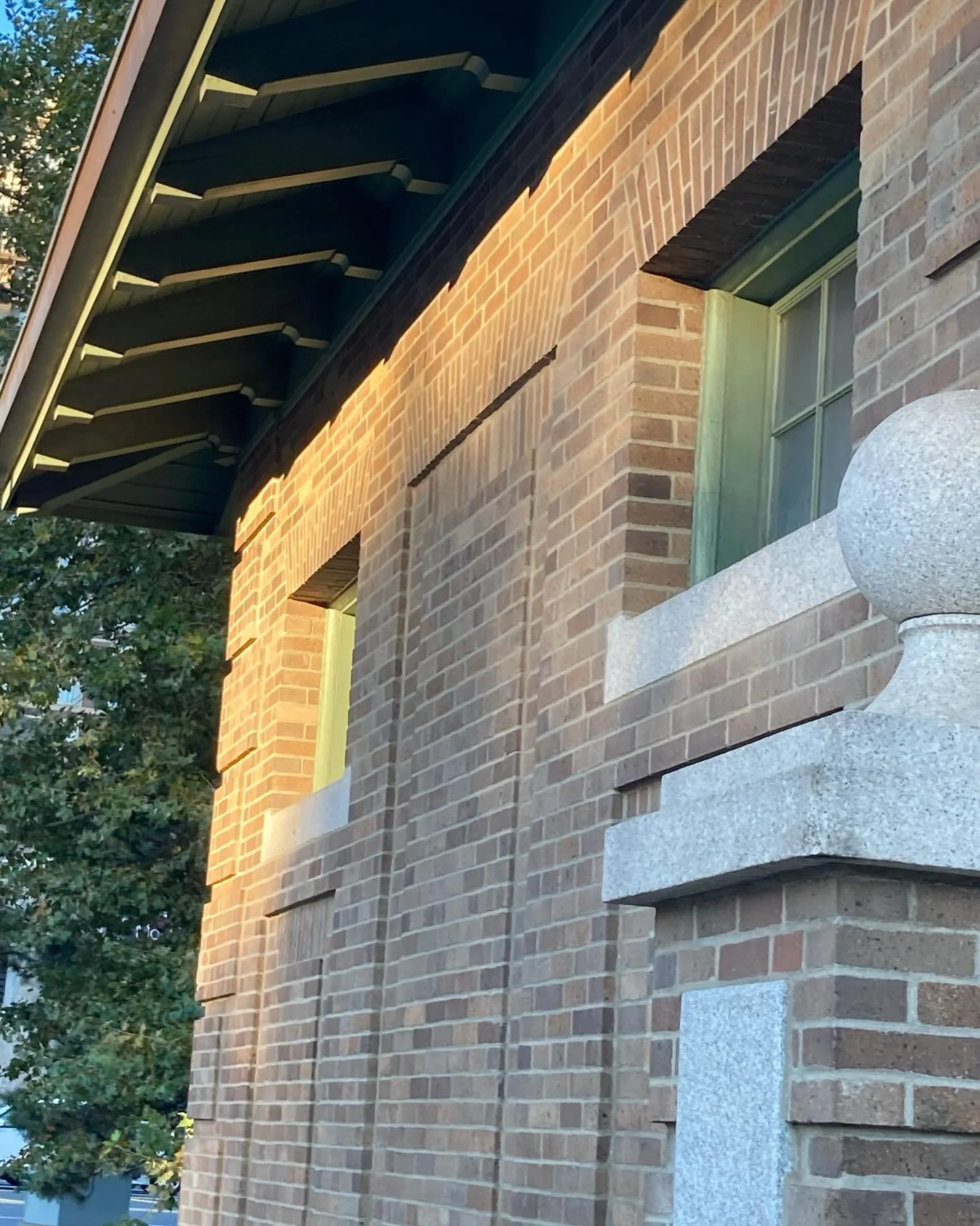 Found Color | natural light and trim color choice for brownstone architecture in Cambridge - note to self