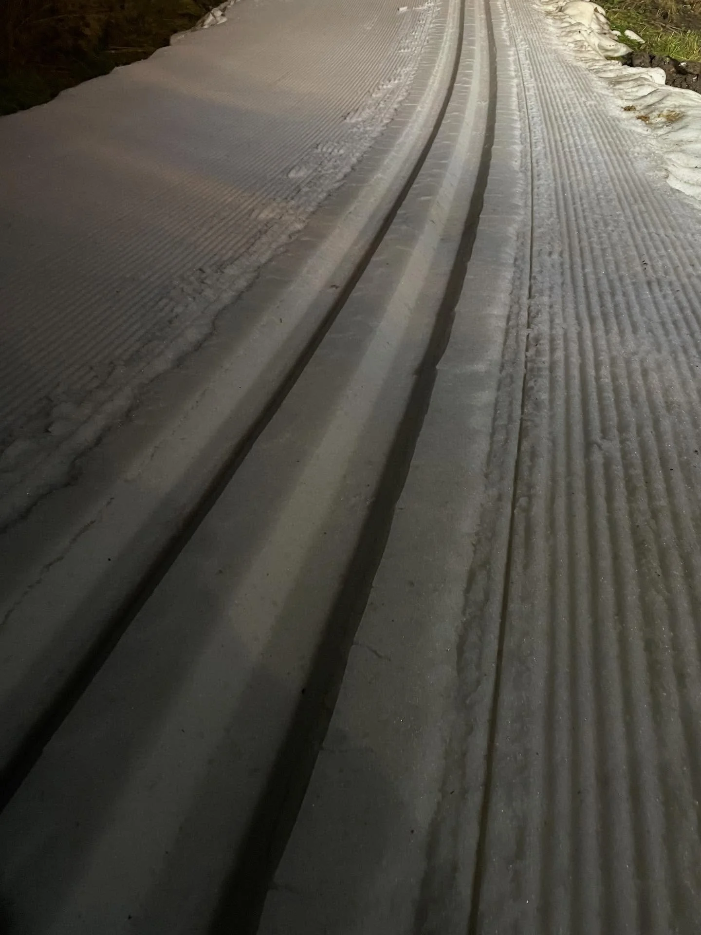 Nattjobb av sp&aring;rpatrulen! S&aring; nu g&aring;r det lite l&auml;ttare i sp&aring;ret 👍 v&auml;lkommen ut trots v&auml;dret! L&auml;s senaste sp&aring;rrapporten h&auml;r https://www.skidspar.se/vastmanland/norberg/nordansjo