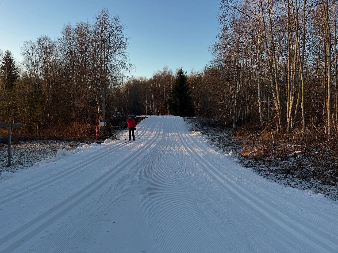 Full fart i Engelbrektssp&aring;ret idag 😁 Just nu &auml;r det 2 km som finns tillg&auml;ngligt men kallare v&auml;der ser ut att vara p&aring; ing&aring;ng och s&aring; fort vi har mer sn&ouml; s&aring; kommer vi att f&ouml;rl&auml;nga sp&aring;ret