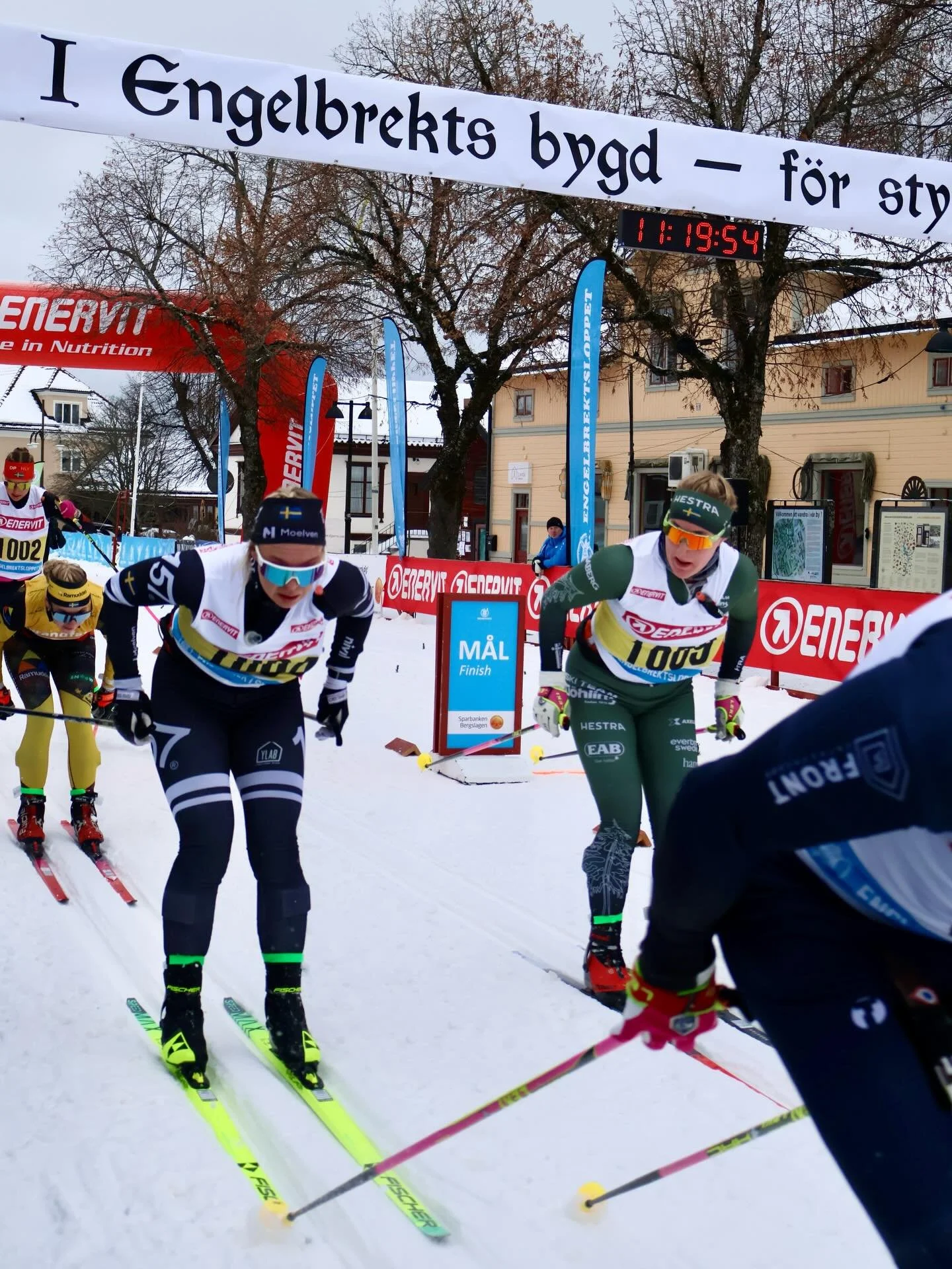 Varvning! 
Dam och herr-eliten &auml;r inne p&aring; det andra varvet🤩🏆