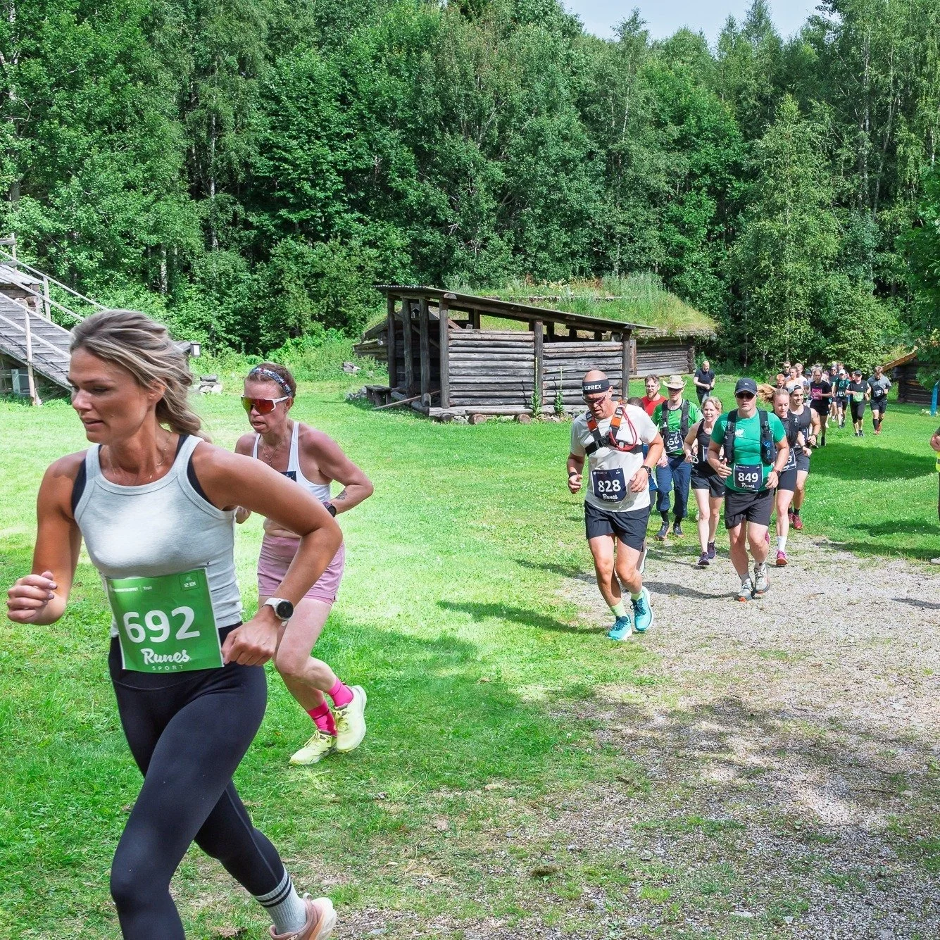 Drygt 2 m&aring;nader kvar till Engelbrektsloppet Trail. Ett lopp som inte bara &auml;r ett lopp. H&auml;r springer du inte bara genom skogen &ndash; du springer genom en plats d&auml;r historien fortfarande k&auml;nns levande. Det &auml;r en resa ge