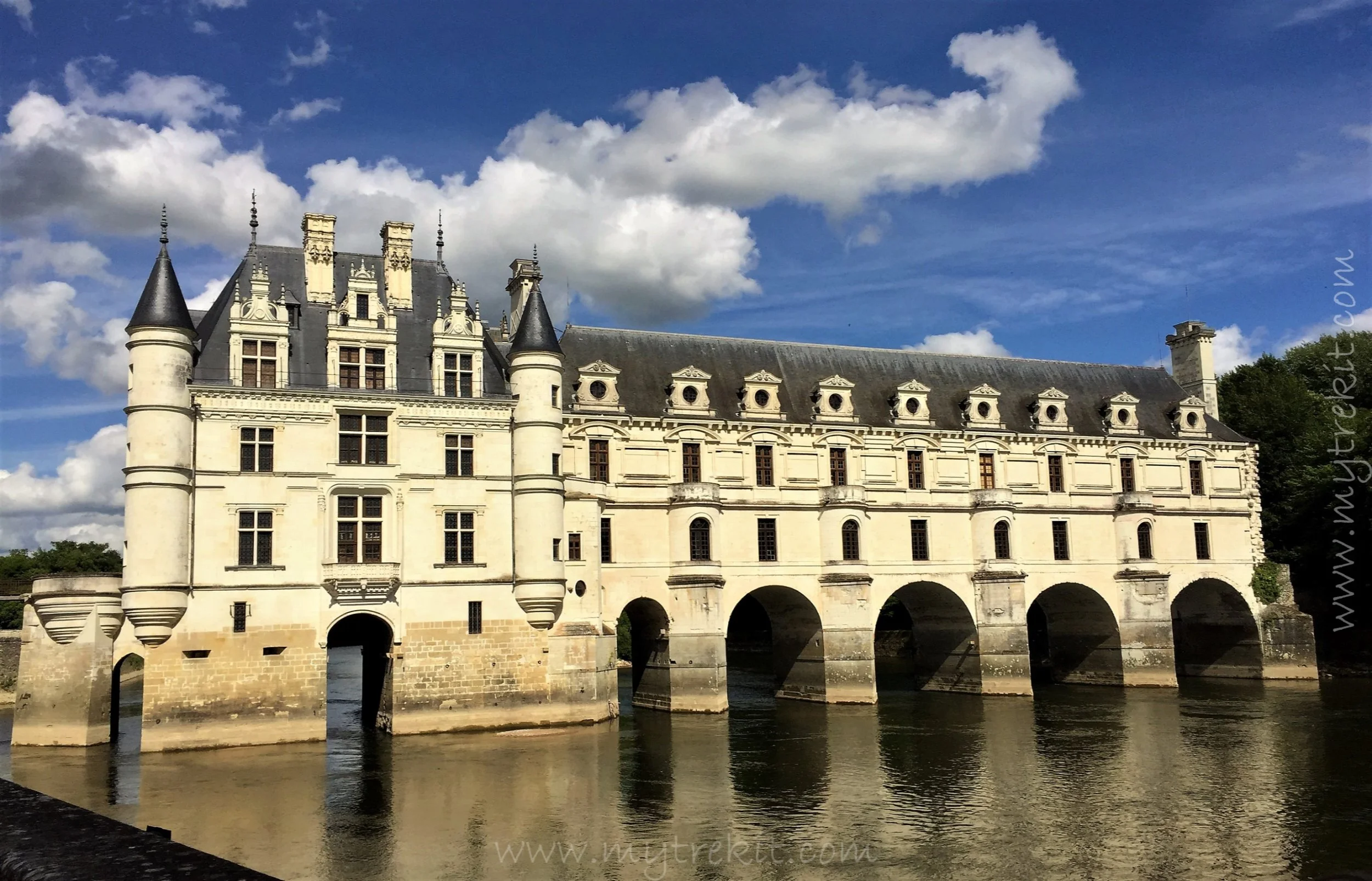 French Chateau Trifecta: Chenonceau, Chateau d'Amboise, &amp; Chambord