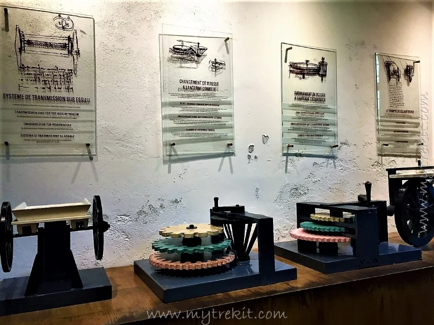 Various sized models of Da Vinci's innovative ideas and inventions are displayed.