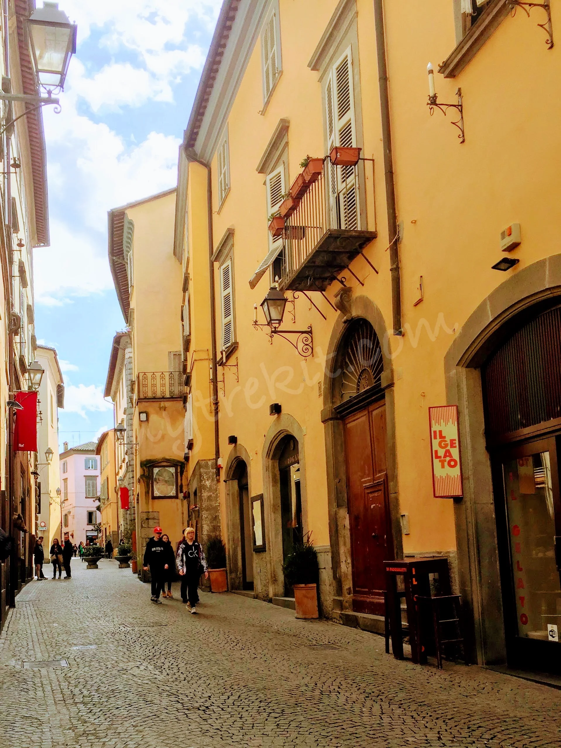 Few tourists make this town even more worth the visit.