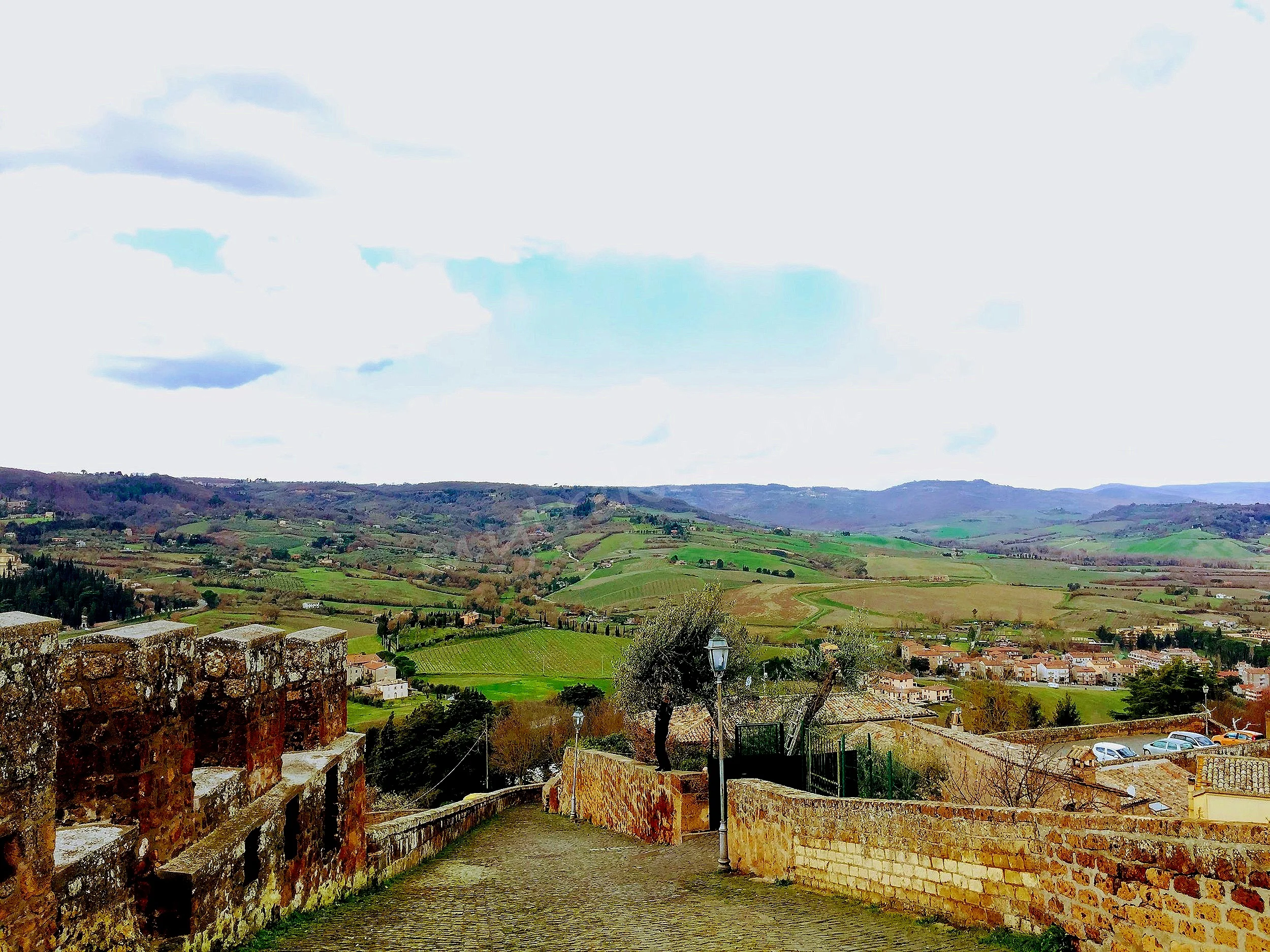 Umbria+landscape+from+Orvieto.jpg