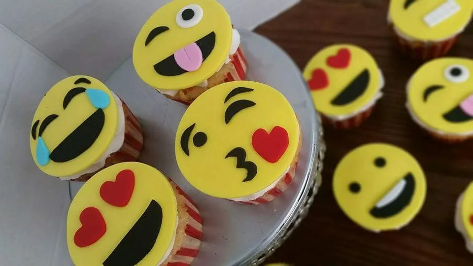Emoji cupcakes