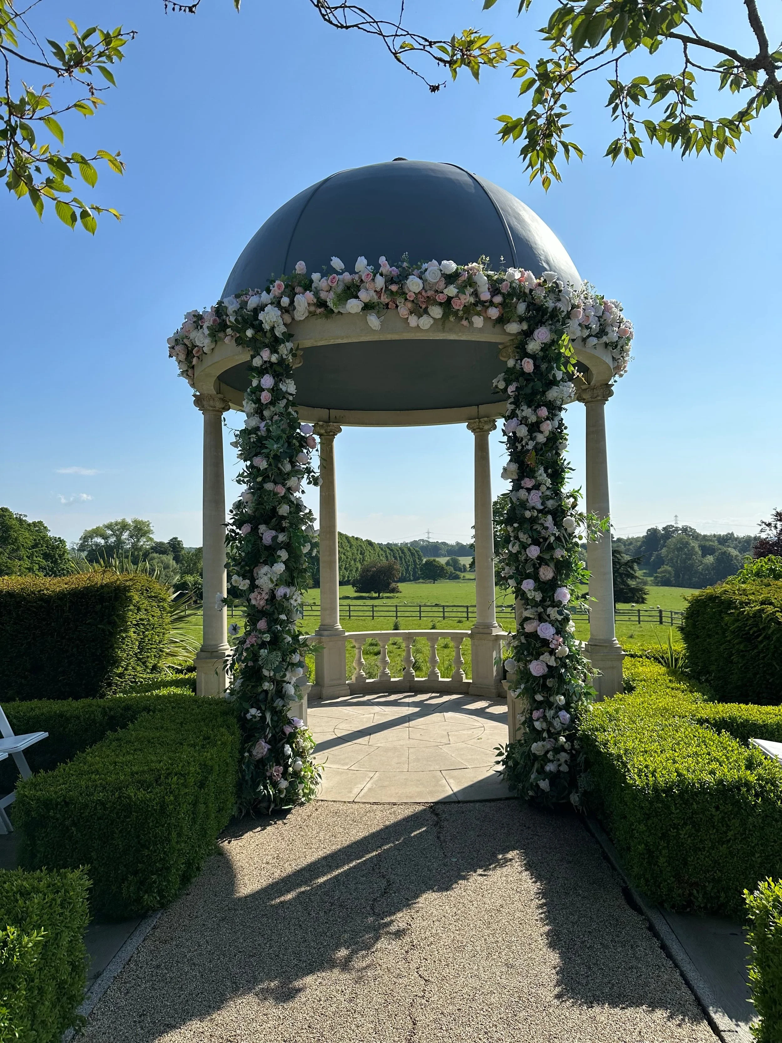 Diamond-lush-events-wedding-hire-hanging-garland-hampshire-london-oxfordshire-8.jpg
