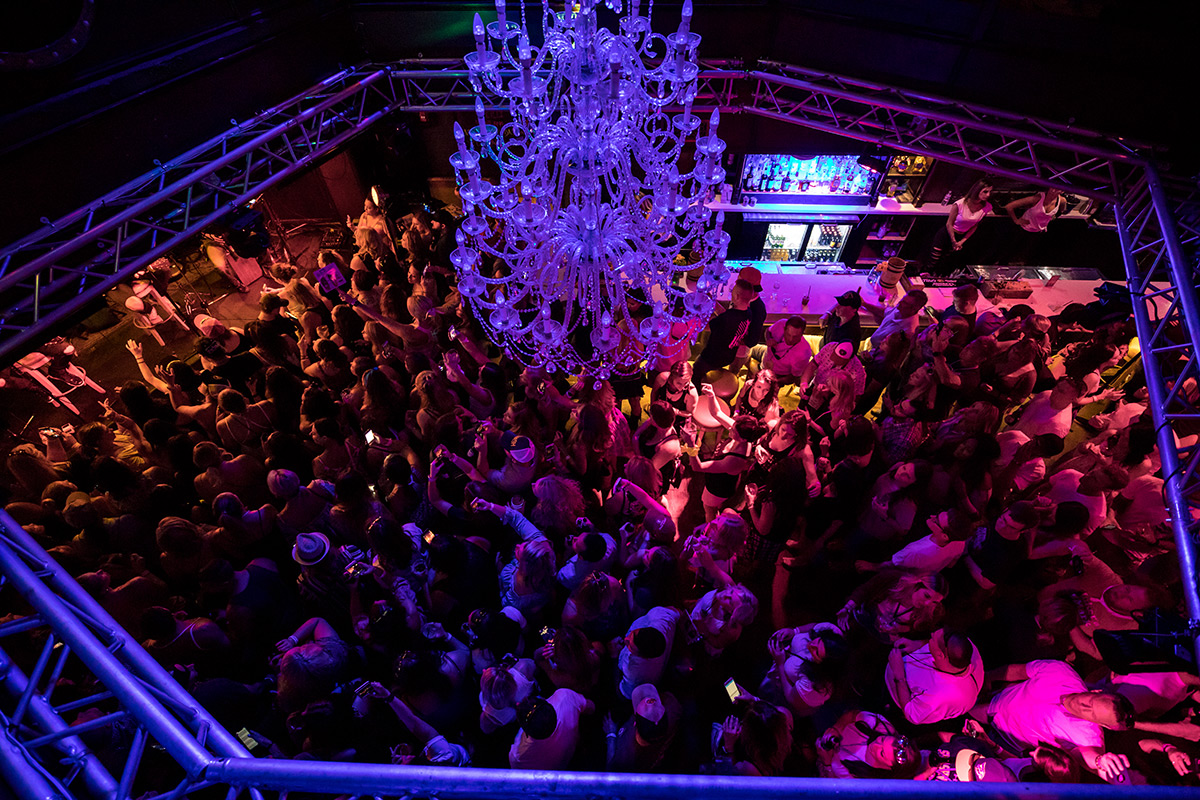 UBER2018_0608_212100-2509_ALIVECOVERAGE.jpg