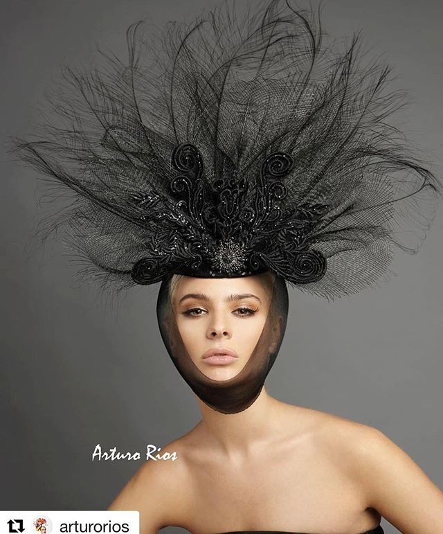 😍😍😍
#Repost @arturorios with @get_repost
・・・
Awesome headpiece from our new collection made of burnout ostrich feathers and guipure lace, I can see it in the runway or a high end magazine or any ideas? 😏
Model @avacapra  photo @marksacrophotograp