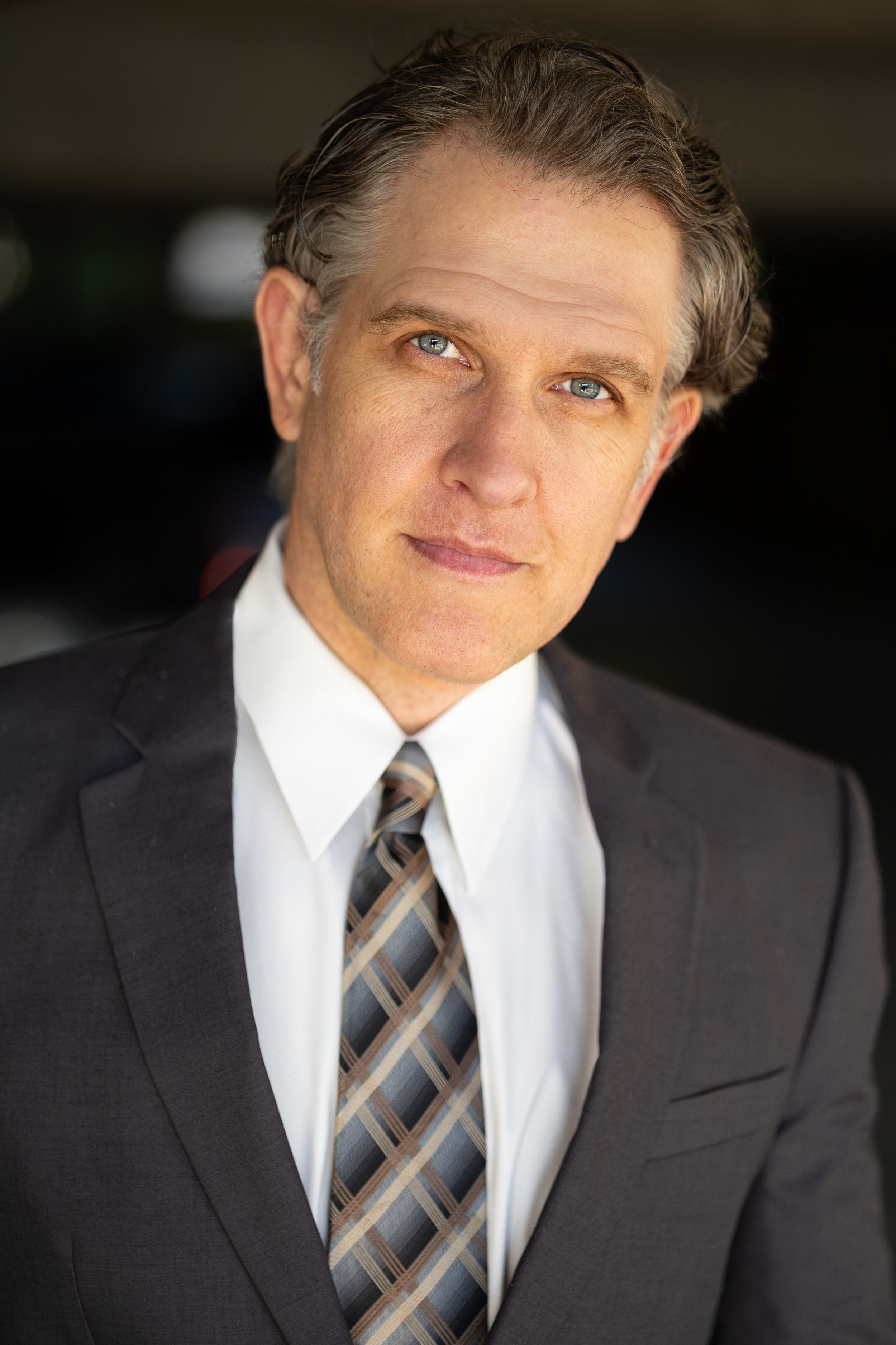 suit headshot - jonathan brown.jpg