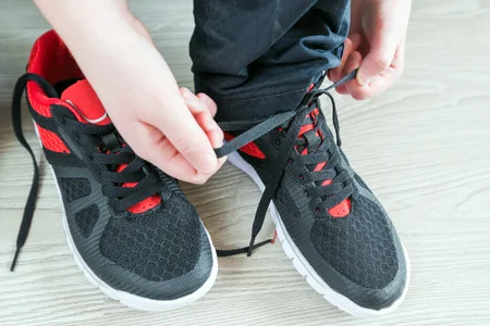 38100539_S_tyingshoes_boys_schoolshoes_.jpg