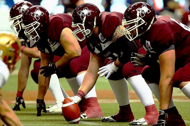 Football_Sport_Ball_Men_Field_Helmet_Players_Athlete_Team_1472253_S_.jpg