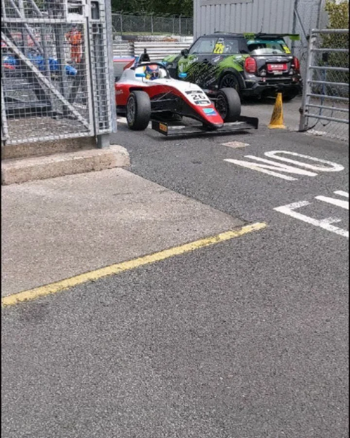 Today we visited oulton park to talk to the leaders and founders of SPEEDWORKS and then have a tour around the paddock. 🏎️💪🔧