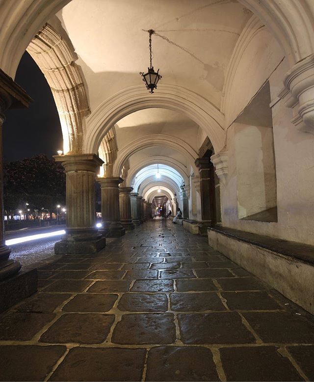 Antigua Guatemala, arcos del Palacio del Ayuntamiento. | 14.5574/90.7334 .
.
.
.
.
#canonguatemala #canon #5dmarkiv #antiguaguagemala #perhapsyouneedalittleguatemala #quepeladoguate #love #guatemala #everydayguatemala