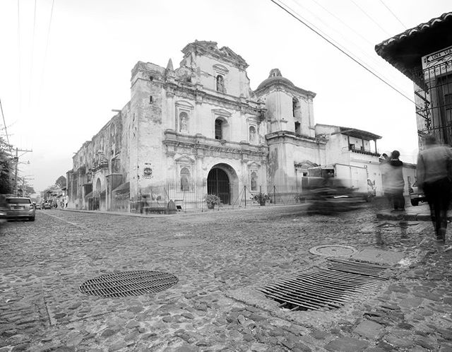 Templo de San Agust&iacute;n, La Antigua Guatemala. .
.
.
.
#canonguatemala #canon #5dmarkiv #antiguaguagemala #perhapsyouneedalittleguatemala #quepeladoguate #love #guatemala #everydayguatemala