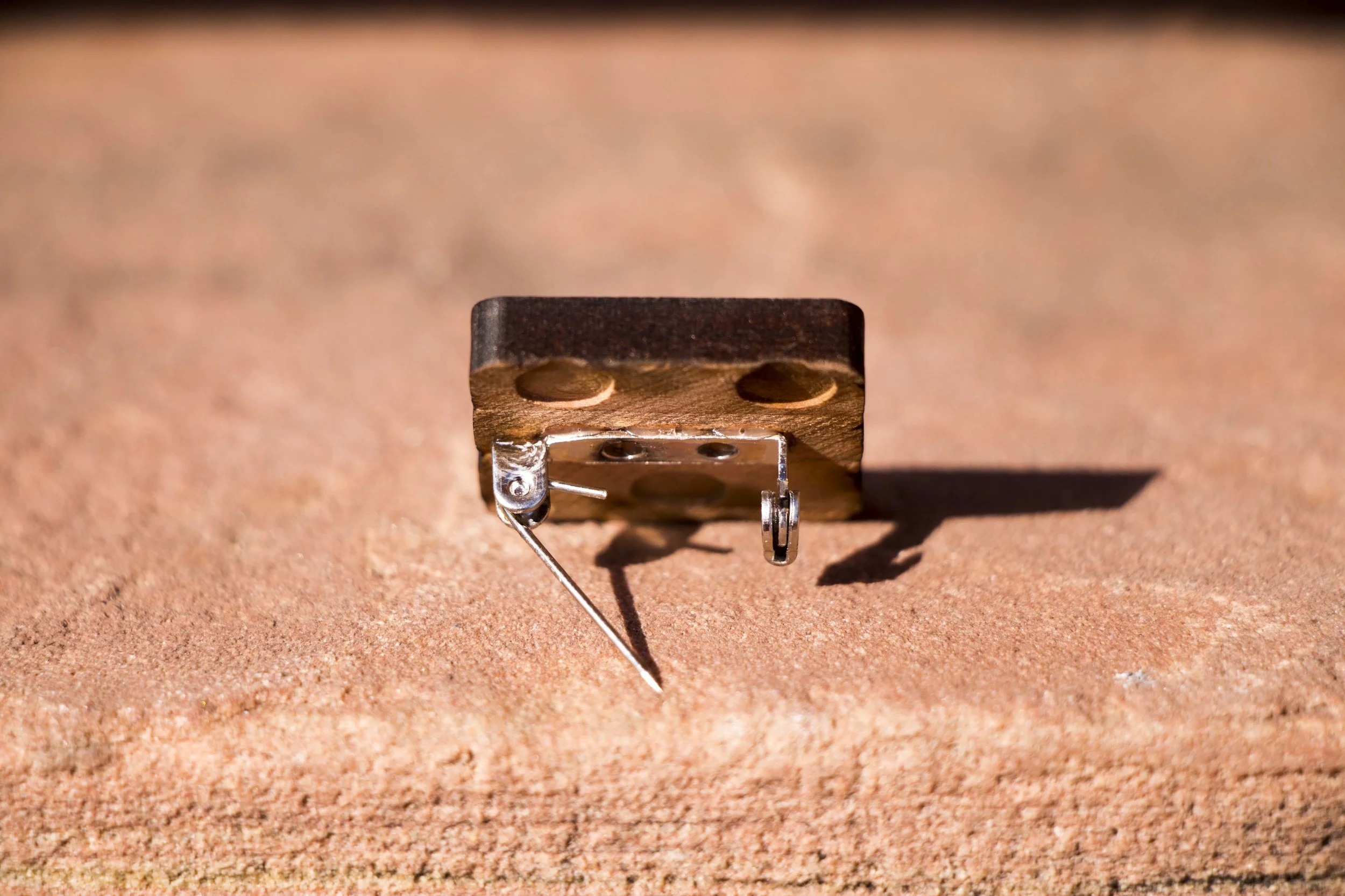 Web_small pin bar back_rock wall.jpg