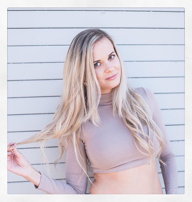 AFTER! 💥💥💥
.
Wearing 20&rdquo; Mission Bay Pale Ash Blonde Clip In Hair Extensions to add LENGTH! 
SWIPE TO SEE BEFORE... &gt;&gt;&gt;
.
KH Babe: @olga_mel ❄️
📸: @kristinadaviniphotography