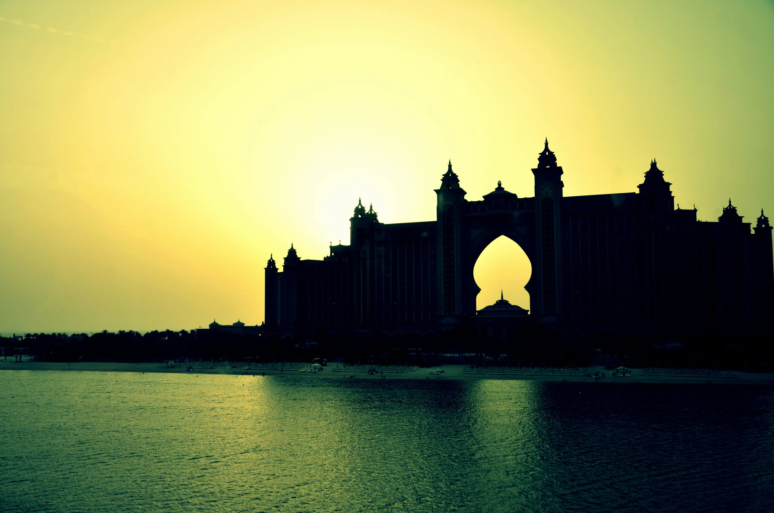 Un viaggio dal tocco unico e moderno… oggi voliamo a Dubai!