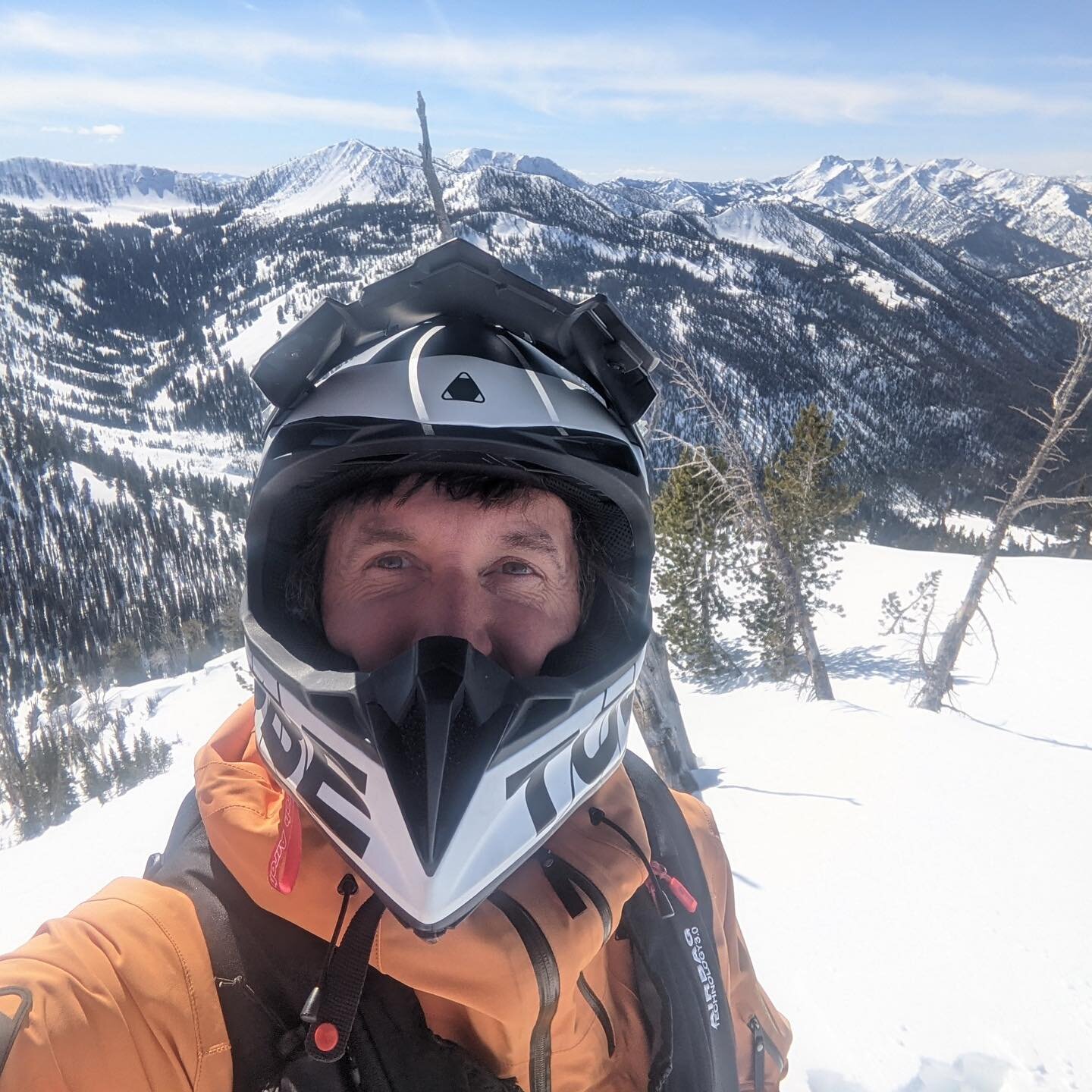 Happy New Year! This one got squeezed out a &lsquo;lil early&hellip;.In Episode 6.10, I sit down with Travis Feist.  Travis is a pro observer for the Sierra Avalanche Center, longtime avalanche educator, ski guide, and former ski patroller.  He split