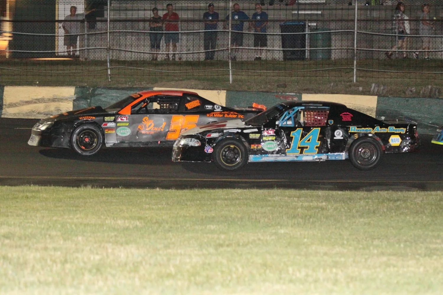 Top Runners Lead Tigers into Round Two of Triple Crown